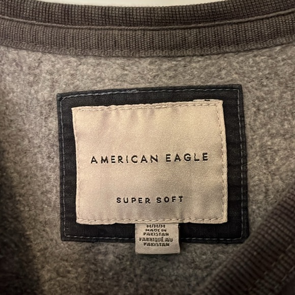 American Eagle distressed style sweatshirt - Picture 2 of 3
